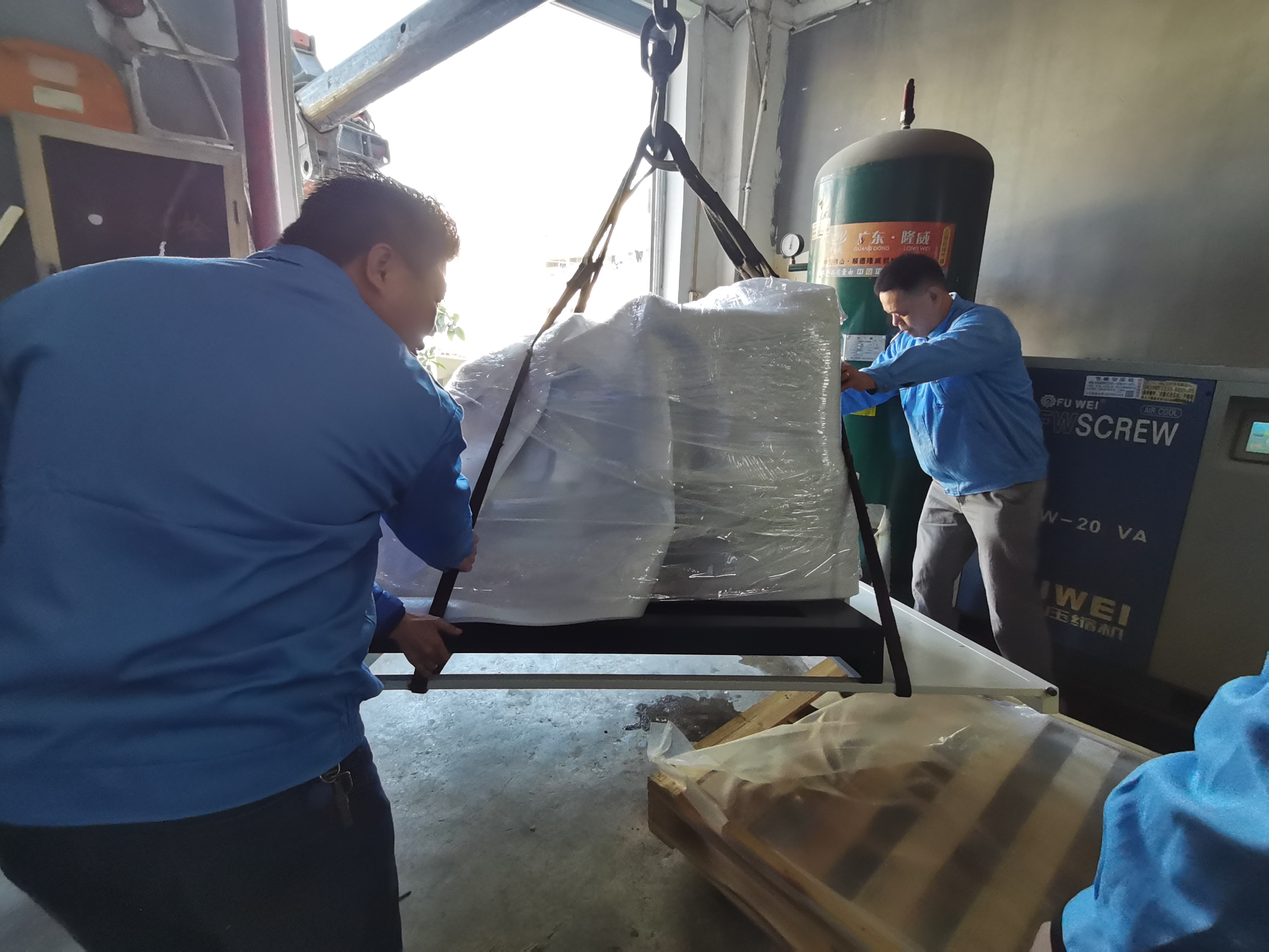 工廠引爆新動(dòng)能:超大型全自動(dòng)設(shè)備引領(lǐng)未來生產(chǎn)革命 工廠引爆新動(dòng)能:超大型全自動(dòng)設(shè)備引領(lǐng)未來生產(chǎn)革命